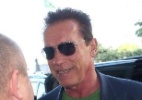 Arnold Schwarzenegger cumprimenta o dançarino Carlinhos de Jesus na Arnold Classic Brasil - Manuela Scarpa/Foto Rio News