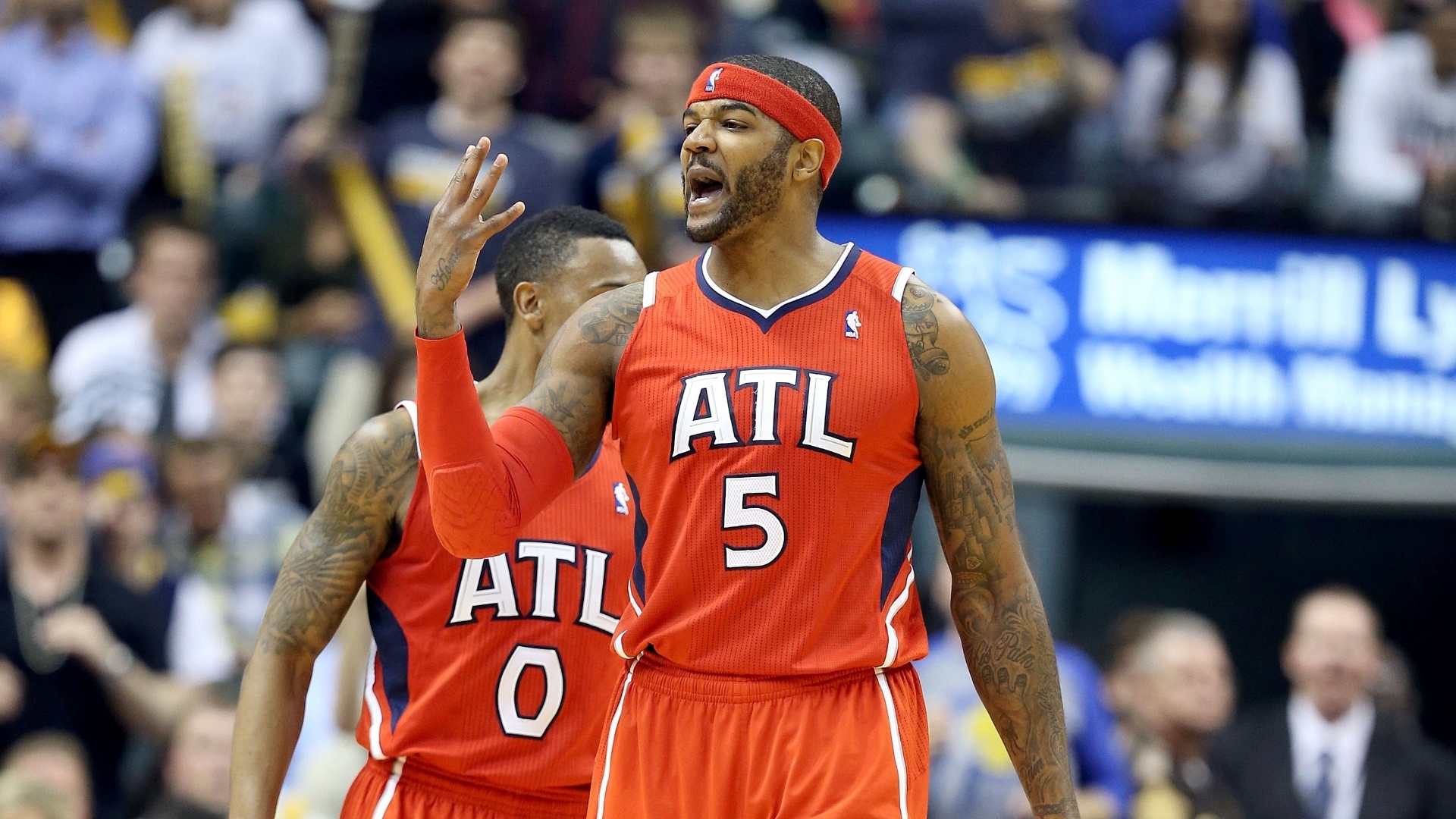 25.abr.2013 - Josh Smith grita durante partida entre Hawks e Pacers pela NBA  - Andy Lyons/Getty Images/AFP
