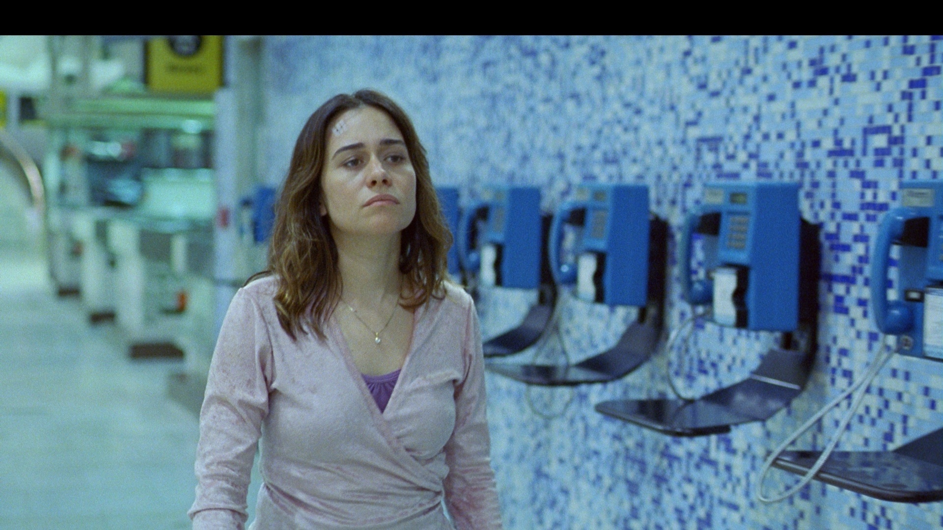 Cena do filme "O Abismo Prateado", dirigido por Karim Aïnouz e estrelado por Alessandra Negrini - Divulgação / Vitrine