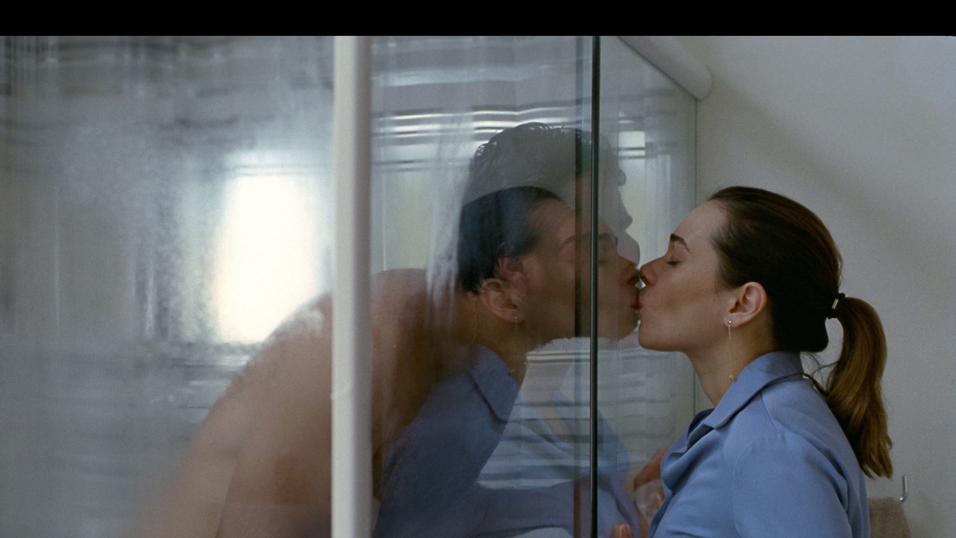 Cena do filme "O Abismo Prateado", dirigido por Karim Aïnouz e estrelado por Alessandra Negrini - Divulgação / Vitrine