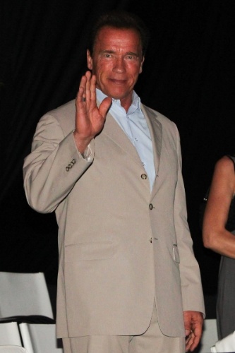 27.abr.2013 - O ator e ex-Governador da Califórnia Arnold Schwarzenegger chega à Cidade do Samba, no Rio, para mais eventos da Arnold Classic Brasil, feira de nutrição esportiva, lutas, performance e fitness