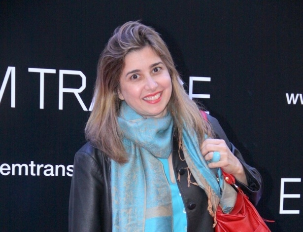 29.abr.2013 -  A jornalista Milena Ceribelli  vai ao lançamento do filme "Em Transe", no cine Leblon, no Rio