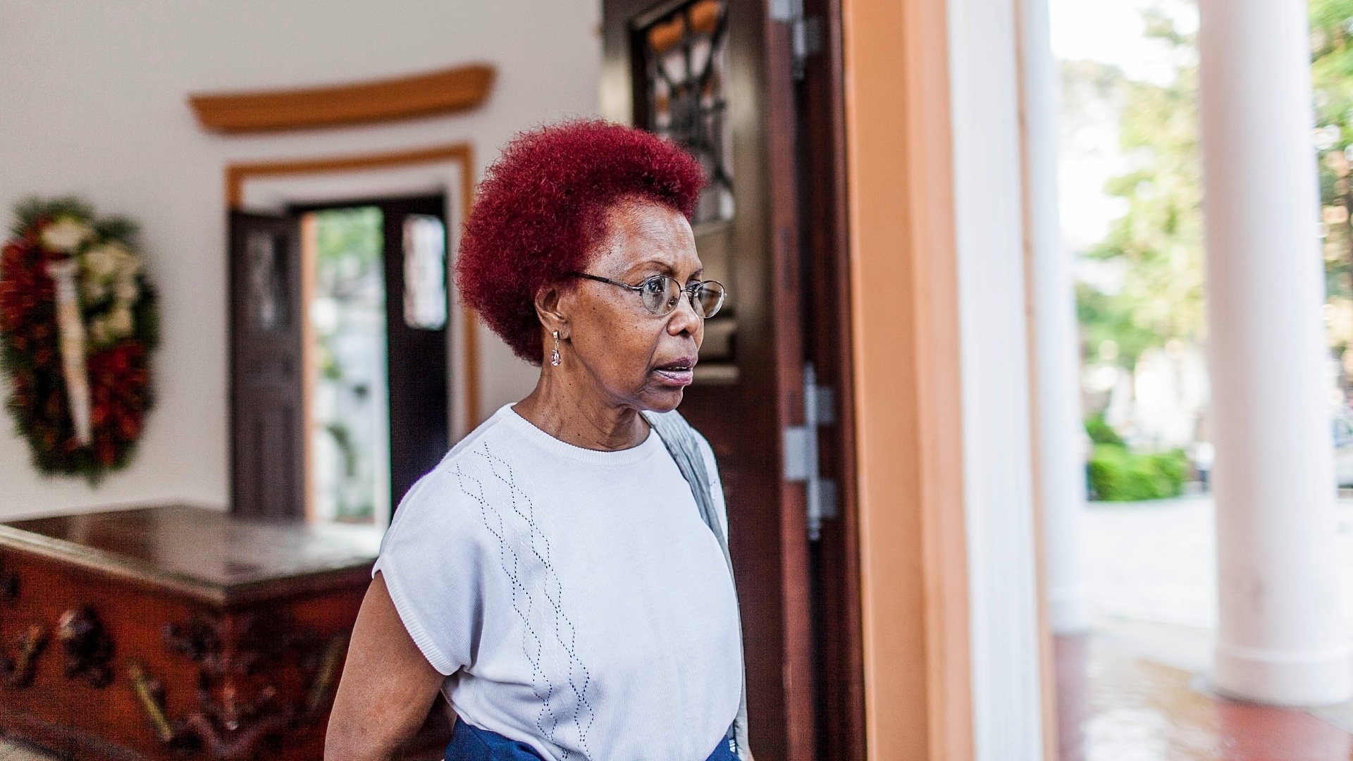 29.abr.2103 - Emocionada, a cantora conversou com o UOL sobre a relação com o compositor, morto no dia 28 de abril aos 89 anos - Leonardo Soares / UOL