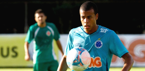 Mayke assumiu a lateral direita na ausência do titular Ceará, que se recupera de lesão - Washington Alves/Vipcomm