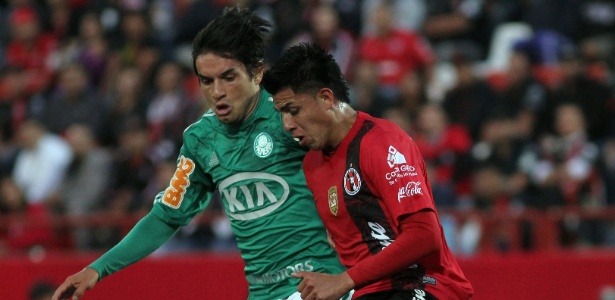 Tiago Real jogou os 90 minutos do duelo contra o Tijuana no México - AFP PHOTO/RAMIRO FUENTES