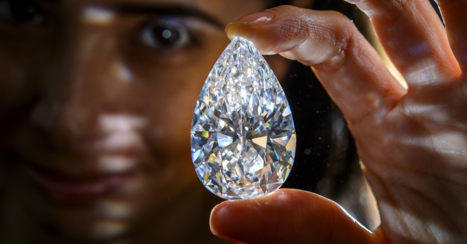 Diamante é leiloado por R 54 milhões na Suíça Fotos UOL Economia Diamante é leiloado por R 54 milhões na Suíça Fotos UOL Economia
