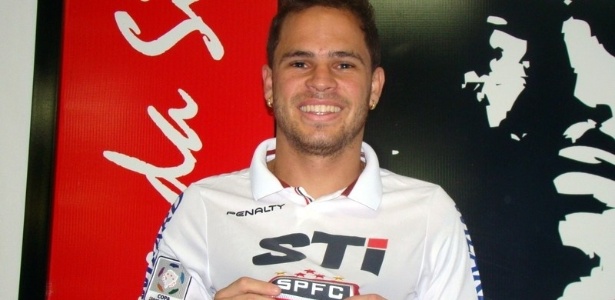 Silvinho, que teve passagem apagada pelo São Paulo, já fala como jogador do Criciúma - Reprodução/Site Oficial