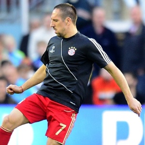 01.mai.2013 - Jogadores do Bayern de Munique aquecem no gramado do Camp Nou antes do segundo jogo de semifinal contra o Barcelona - AFP PHOTO / JAVIER SORIANO