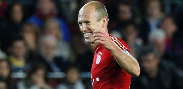  Robben comemora o gol marcado contra o Barcelona, no Camp Nou  - REUTERS/Albert Gea