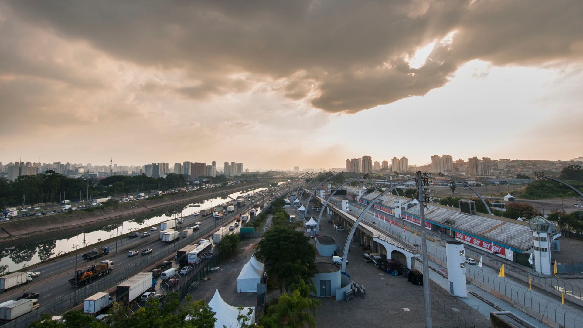 30.abr.2013 - Vista geral do circuito do Anhembi durante os preparativos para a São Paulo Indy 300 - Gustavo Epifanio/Fotoarena/Divulgação