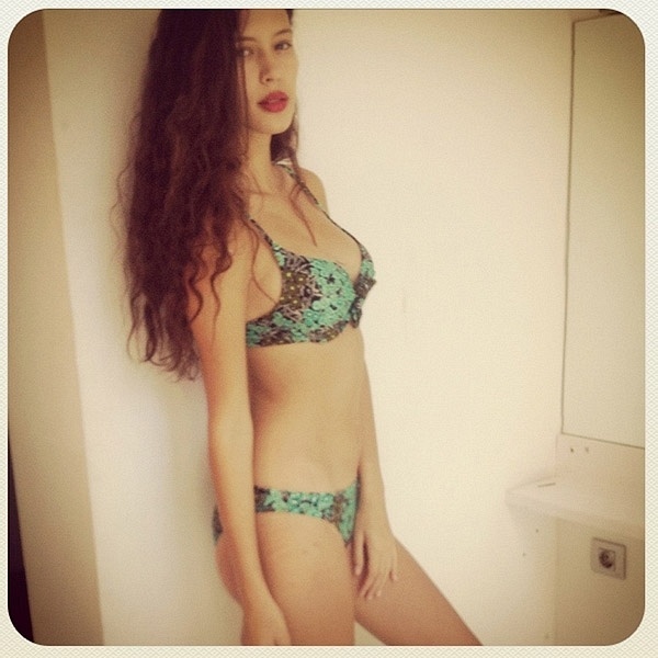 02.mai.2013 - Michelle Carvalho, ex-namorada de Alexis Sánchez  - Reprodução/Twitter