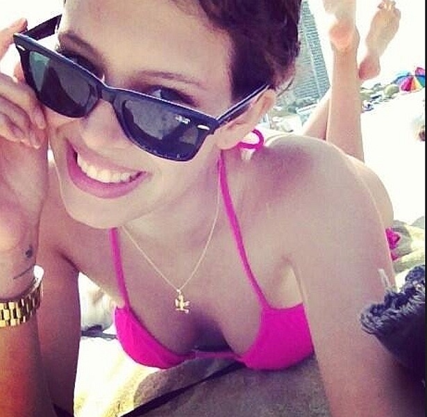 02.mai.2013 - Michelle Carvalho, ex-namorada de Alexis Sánchez  - Reprodução/Twitter