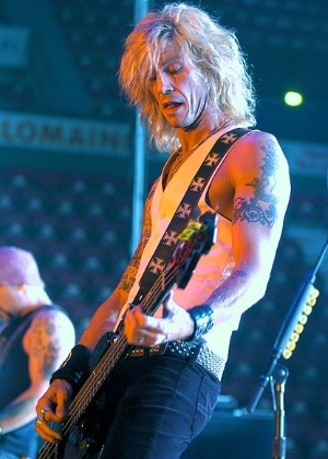 O baixista Duff McKagan - Juha Seila/2004