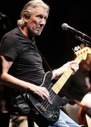 Roger Waters na "The Wall Tour" - AP Photo/Starpix, Amanda Schwab