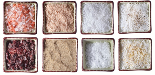 Sal marinho, flor de sal e aromatizados: atualmente há diversas opções para temperar - Thinkstock