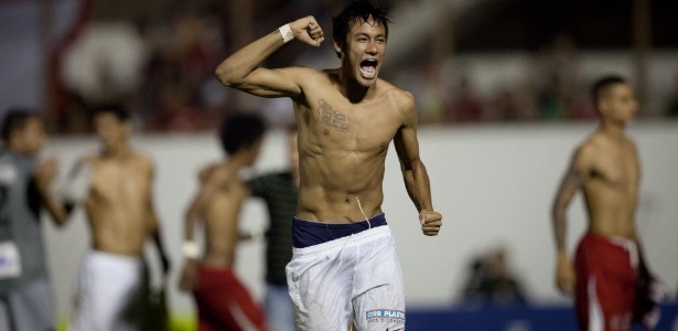 Neymar mostra felicidade ao classificar o Santos para a final do Paulista - Ricardo Nogueira/Folhapress