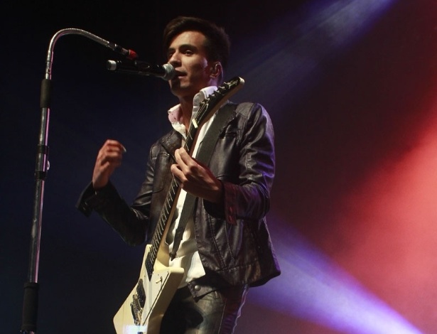 5.mai.2013 - A banda Restart apresenta nova turnê 2013 no HSBC Brasil, em São Paulo. Três músicas inéditas foram incluídas no repertório, entre elas o recém-lançado single "Cara de Santa" - Taiz Dering