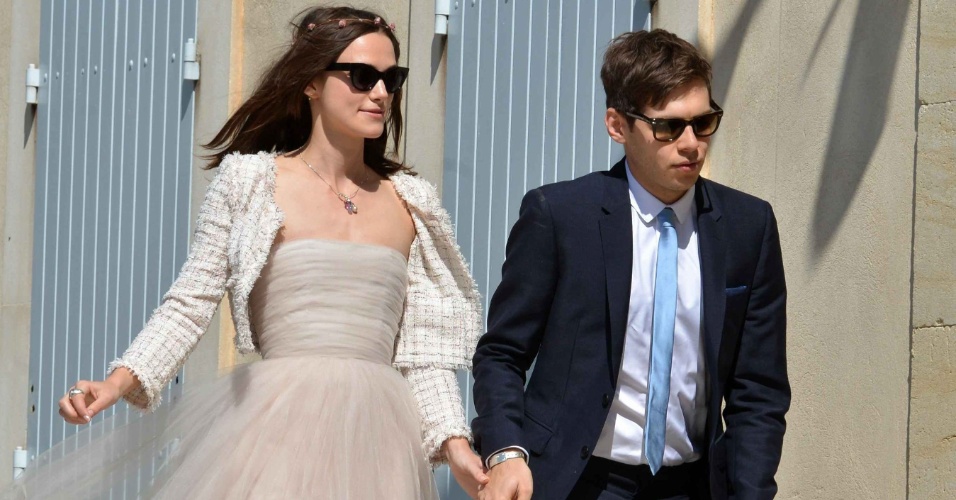 4.maio.2013 - Keira Knightley e James Righton se casam na cidade de Mazan, na França