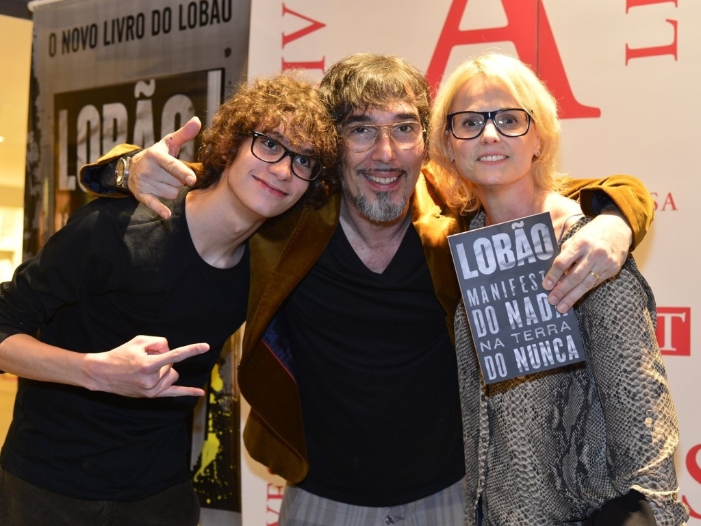 6.mai.2013 - O músico Lobão lança o livro "Manifesto do Nada na Terra do Nunca" em livraria de shopping no Rio de Janeiro - André Muzell / AgNews
