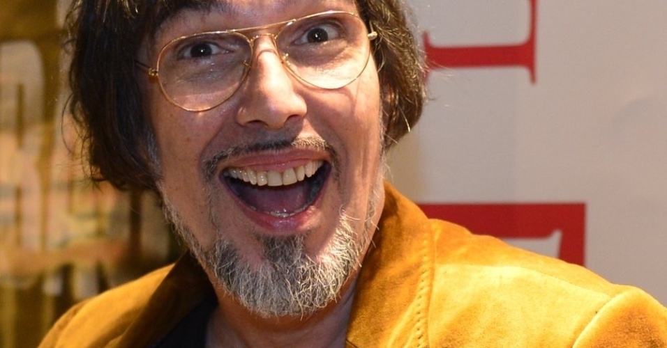 6.mai.2013 - O músico Lobão provoca Caetano Veloso  durante lançamento do livro "Manifesto do Nada na Terra do Nunca" no Rio de Janeiro - André Muzell / AgNews