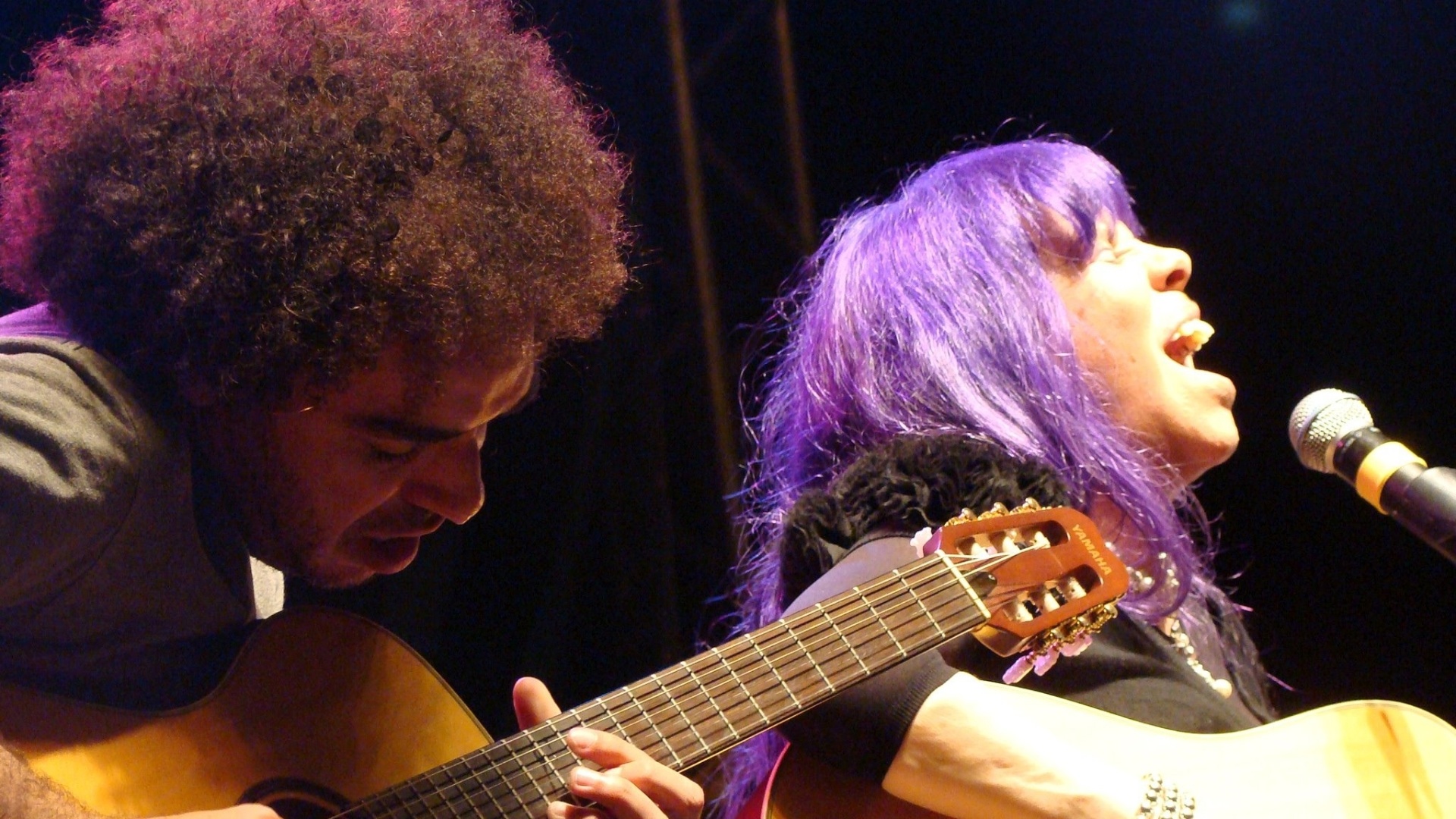 Peu Sousa toca em turnê com a cantora Baby do Brasil - Reprodução/Facebook