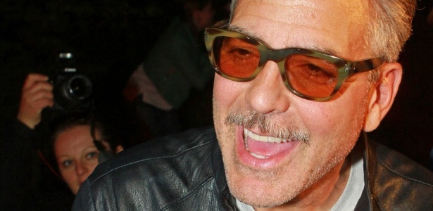 6.mai.2013: George Clooney comemora seu aniversário de 52 anos em um restaurante asiático de Wernigerode, no norte da Alemanha