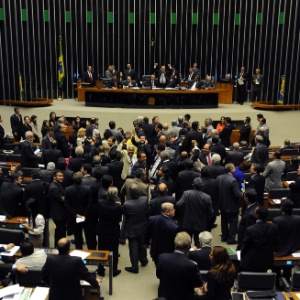 Deputados durante votação nesta terça-feira (7) em plenário que aprovou MP que aumenta o benefício do Bolsa Família - Luis Macedo/Câmara dos Deputados