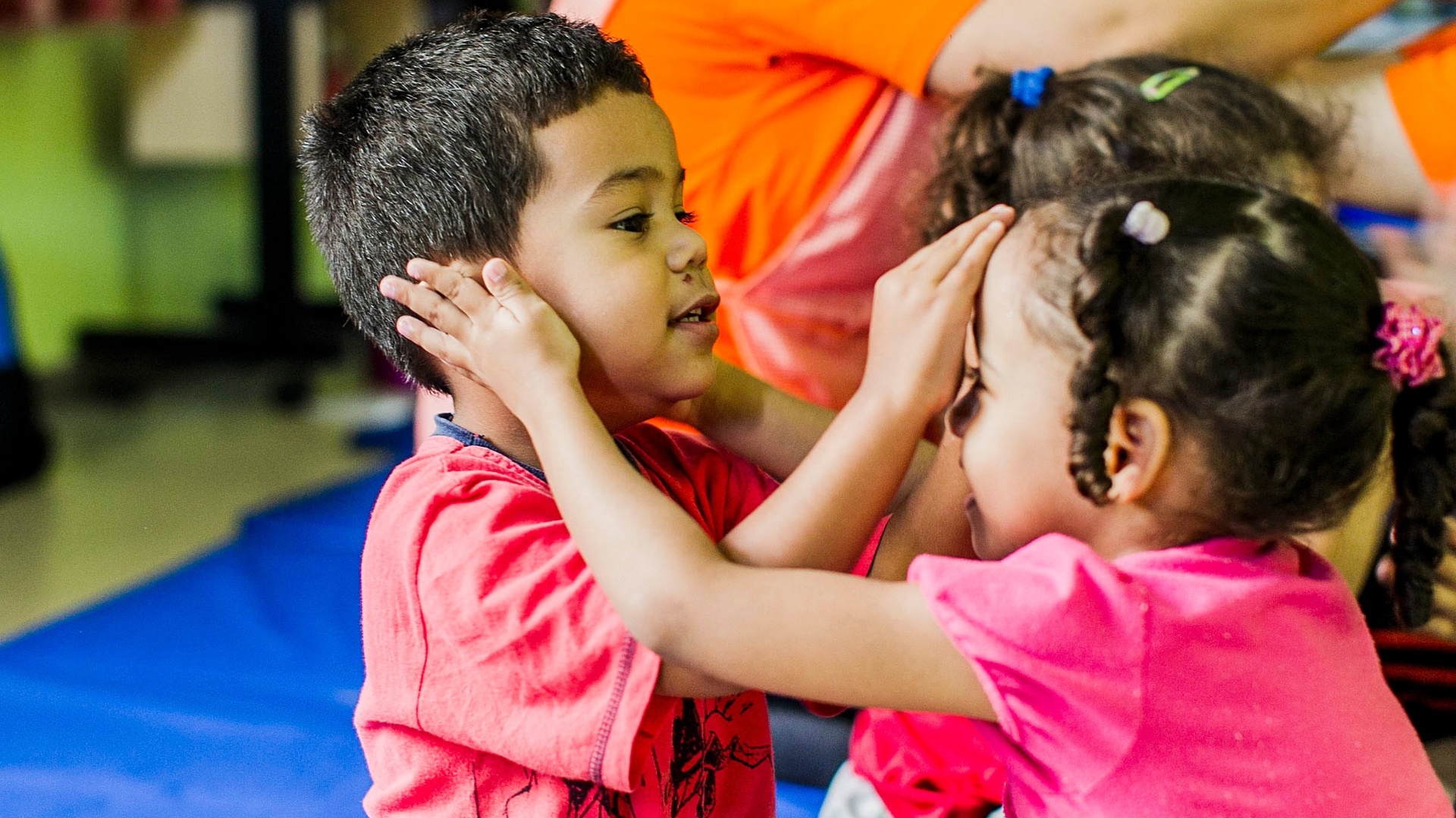 CEI Lar de Crianças Ananda Marga tem aula de yoga na zona norte de SP - Leonardo Soares/UOL
