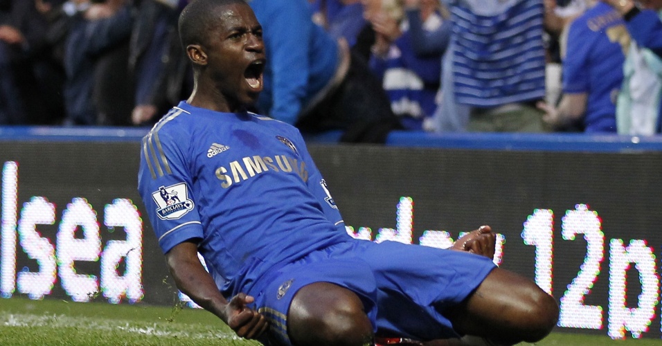 08.mai.2013 - Ramires comemora após marcar o segundo gol do Chelsea na partida contra o Tottenham