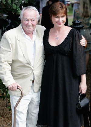 O cineasta Bryan Forbes e sua filha, Emma, em foto de 2006 - Chris Jackson/Getty Images