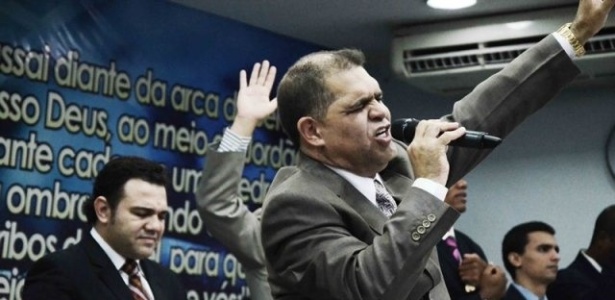 O pastor Marcos Pereira participa de culto  da igreja evangélica Assembleia de Deus dos Últimos Dias, no Rio de Janeiro - Reprodução/ADUD