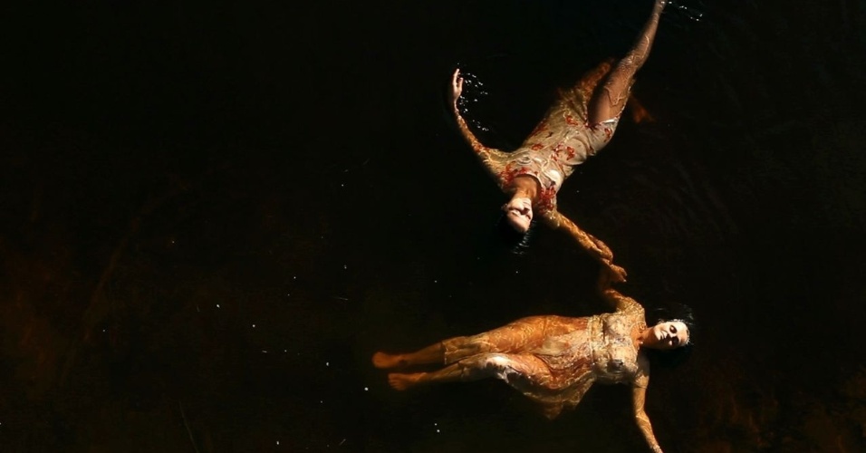 Cena do documentário "Elena", de Petra Costa. A diretora brasileira remonta sua própria história com a irmã, a atriz Elena Andrade, que morreu em 1990 após tentar carreira nos Estados Unidos. Com uma narração em tom de carta para a irmã, Petra traz sua própria versão e a da mãe para relembrar a jovem, que tinha apenas 20 anos ao morrer em Nova York. O longa foi o vencedor do principal prêmio de sua categoria no Festival de Brasília de 2012. Estreia prevista no circuito nacional em 10 de maio - Divulgação / Espaço Filmes