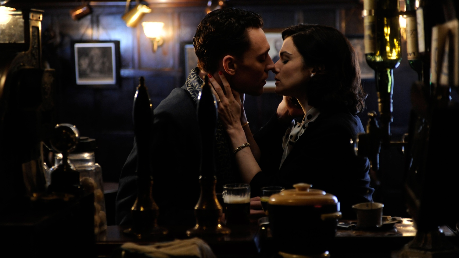 Cena do filme "Amor Profundo", dirigido por Terence Davies e estrelado por Rachel Weisz e Tom Hiddleston - Divulgação / Imagem Filmes