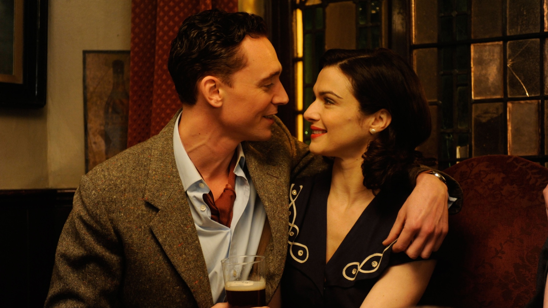 Cena do filme "Amor Profundo", dirigido por Terence Davies e estrelado por Rachel Weisz e Tom Hiddleston - Divulgação / Imagem Filmes
