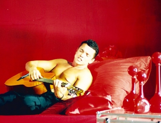Netinho durante as filmagens do clipe "Para Sempre Vou Te Amor", em 2006