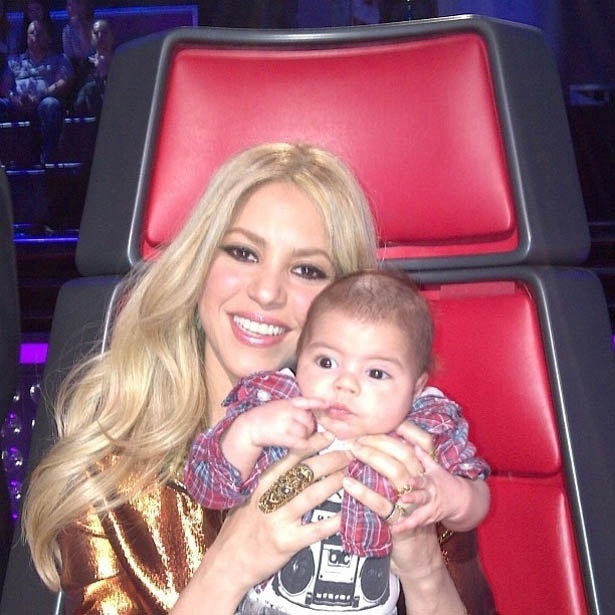 12.abr.2013 - Shakira postou uma foto do filho Milan no "The Voice"