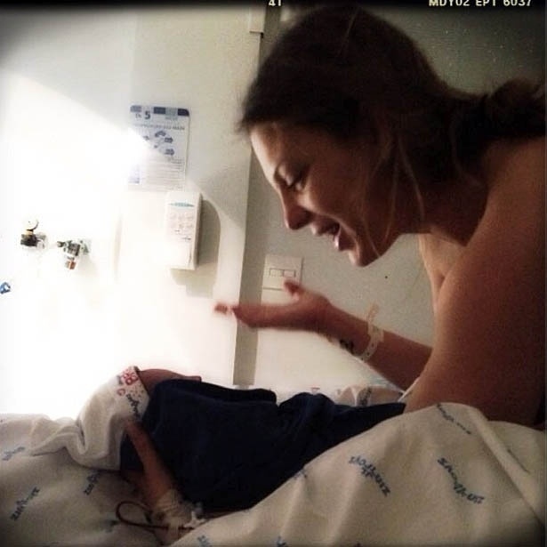 26.abr.2013 - Sheila Mello colocou no Instagram uma foto para comemorar o primeiro mês de Brenda