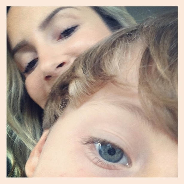 4.mar.2013 - Claudia Leitte postou uma foto em que aparece com o filho Davi. A cantora também é mãe de Rafael, fruto de seu casamento com o empresário Márcio Pedreira