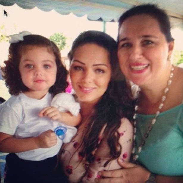 5.mar.2013 - Tânia Mara publicou uma foto com Maysa e Lilian Aragão, que é madrinha da menina