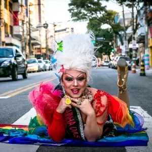 Carnaval em casa: Aprenda a fazer maquiagem de borboleta e divirta