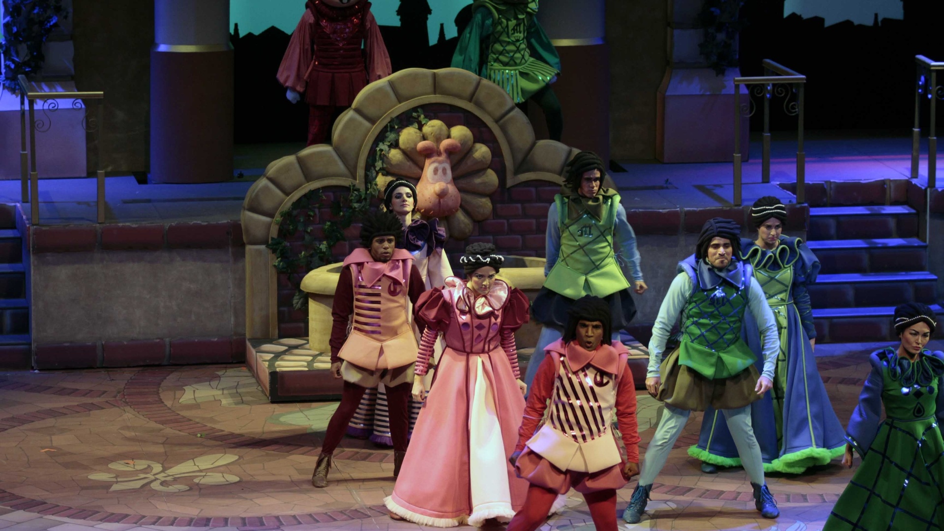 9.mai.2013 - Imagens da estréia VIP do espetáculo "Mônica e Cebolinha no Mundo de Romeu e Julieta", no Teatro GEO, em São Paulo - Paduardo/AgNews