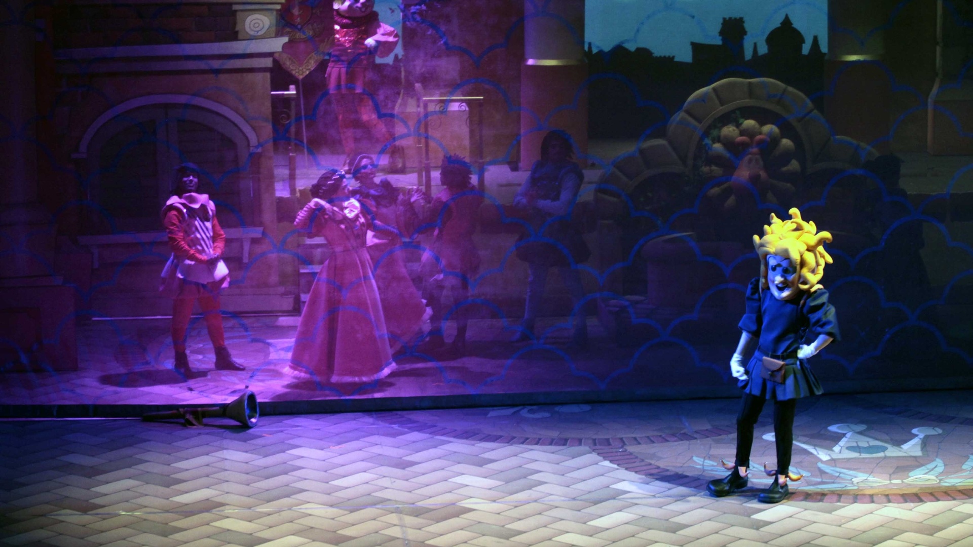 9.mai.2013 - Imagens da estréia VIP do espetáculo "Mônica e Cebolinha no Mundo de Romeu e Julieta", no Teatro GEO, em São Paulo - Paduardo/AgNews