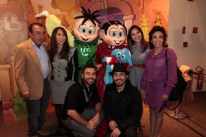 9.mai.2013 - Maurício de Sousa com a família na estréia VIP do espetáculo "Mônica e Cebolinha no Mundo de Romeu e Julieta", no Teatro GEO, em São Paulo - Paduardo/AgNews
