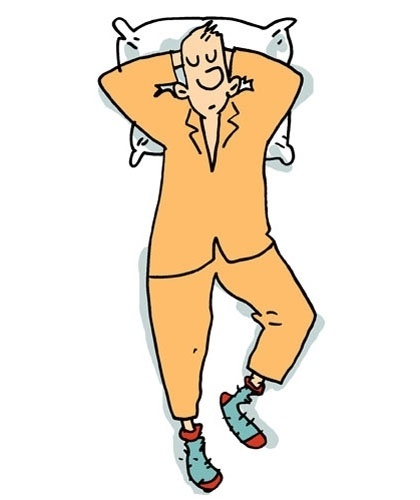 Barriga para cima e mãos entrelaçadas atrás da cabeça - Orlando/UOL