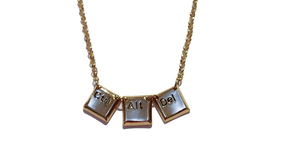 Colar "Ctrl Alt Del"; R$ 23,90, na Bendita Benedita (Tel.: 11 3228-9130) Preço pesquisado em maio de 2013 e sujeito a alterações - Fernando Donasci/UOL