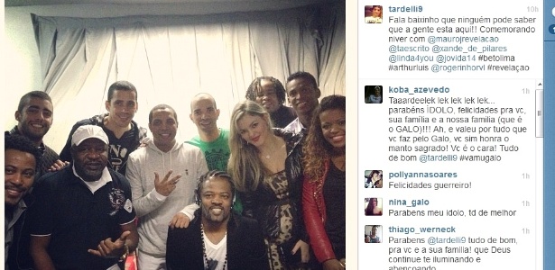 Tardelli postou foto no Instagram ao lado da esposa, de Jô e de integrantes da banda - Reprodição/Instagram