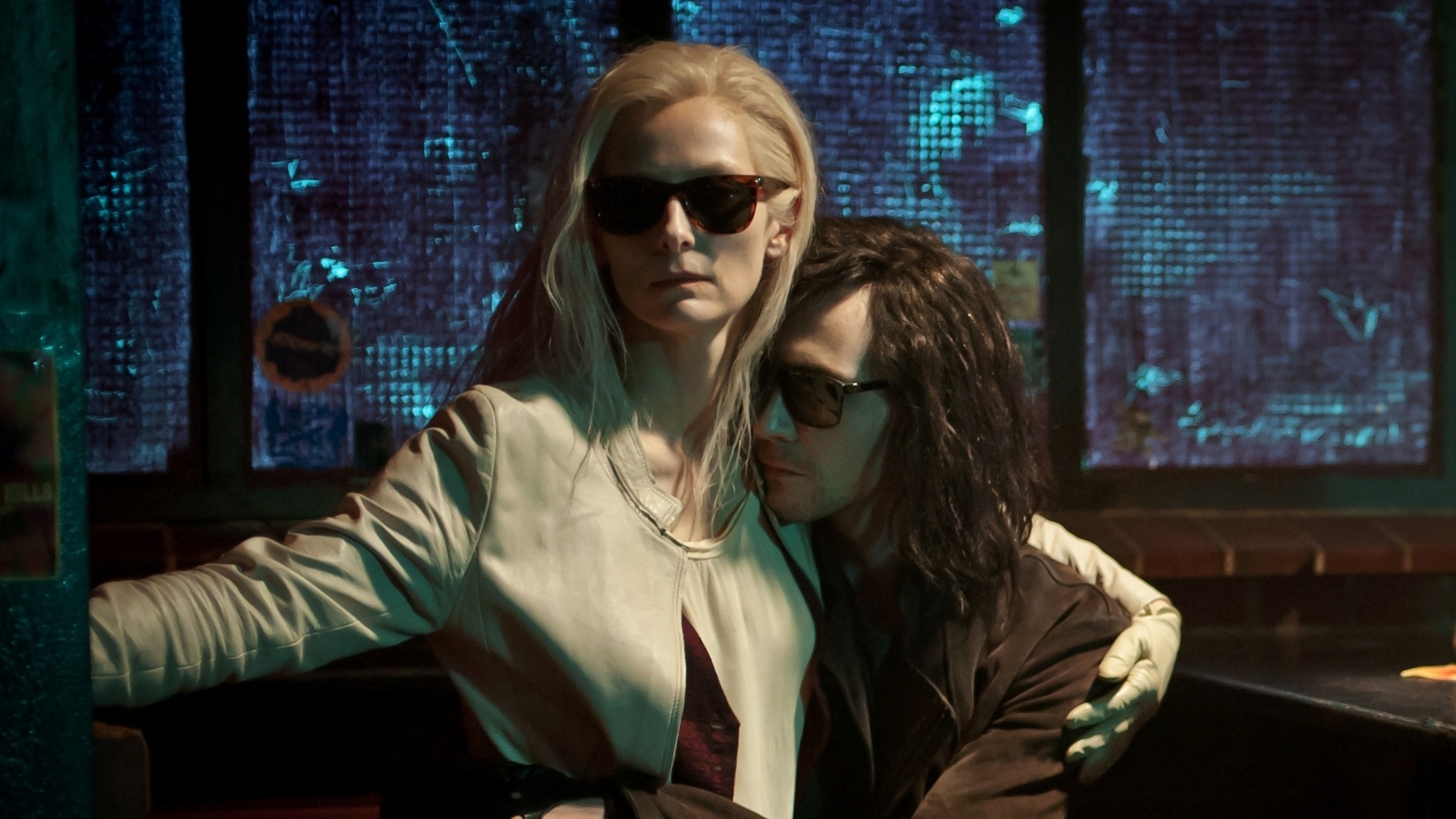 Tilda Swinton e Tom Hiddleston protagonizam "Only Lovers Left Alive", de Jim Jarmusch, sobre a reunião de um músico depressivo com sua amante enigmática - Divulgação