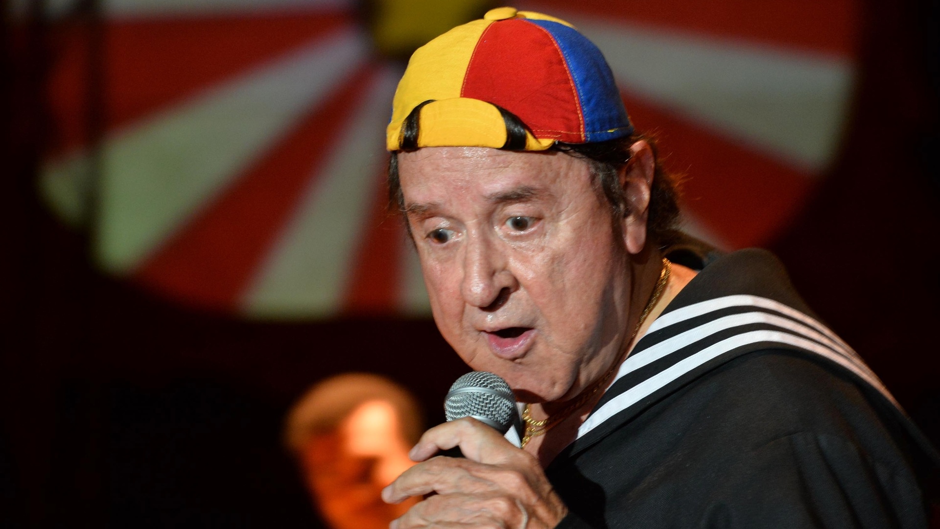 11.mai.2013 - O ator Carlos Villagrán apresenta o "Show do Kiko" em um circo do Rio de Janeiro. A apresentação foi a última da carreira do ator do seriado "Chaves" - André Lobo/UOL