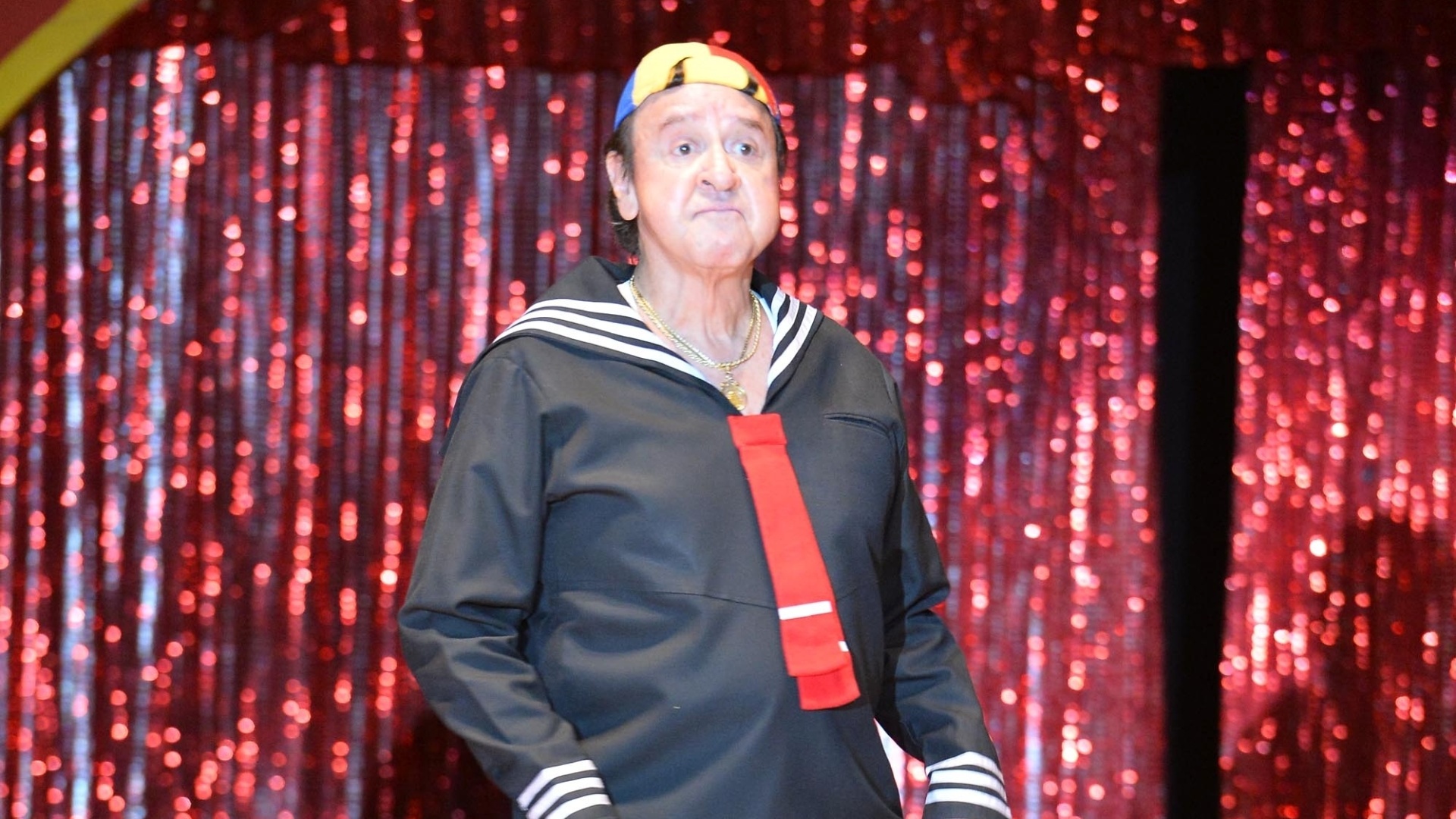 11.mai.2013 - O ator Carlos Villagrán apresenta o "Show do Kiko" em um circo do Rio de Janeiro. A apresentação foi a última da carreira do ator do seriado "Chaves" - André Lobo/UOL