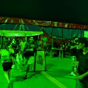 11.mai.2013 - Público aguarda o início do show de Carlos Villagrán, o Kiko de "Chaves", em um circo do Rio de Janeiro - André Lobo/UOL